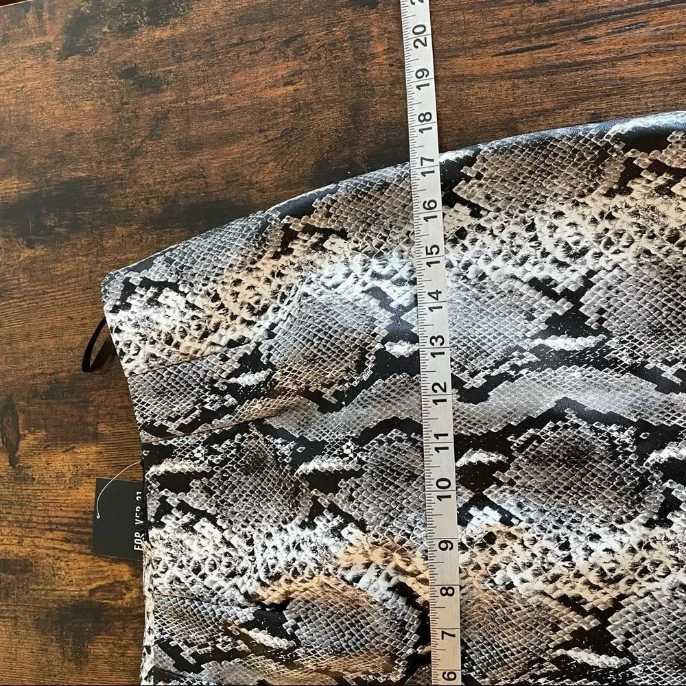 F21 nwt faux snake skin print mini skirt - Picture 10 of 15